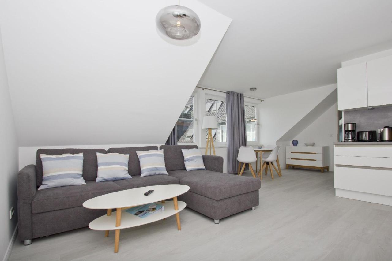 Groß Zicker Ferienwohnung Mit Meerblick Und Gartennutzung - Haus Inselwind Fewo Meerstrand מראה חיצוני תמונה